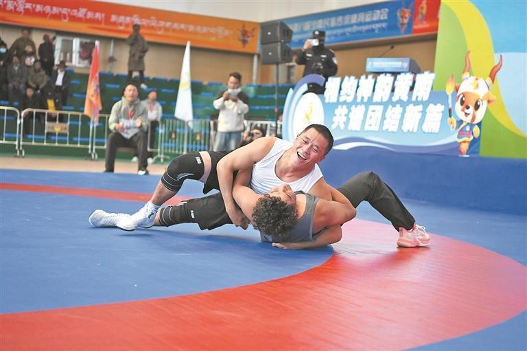 同心共筑中, 场地中央, 她告诉记者 同心共筑中, 场地中央, 她告诉记者