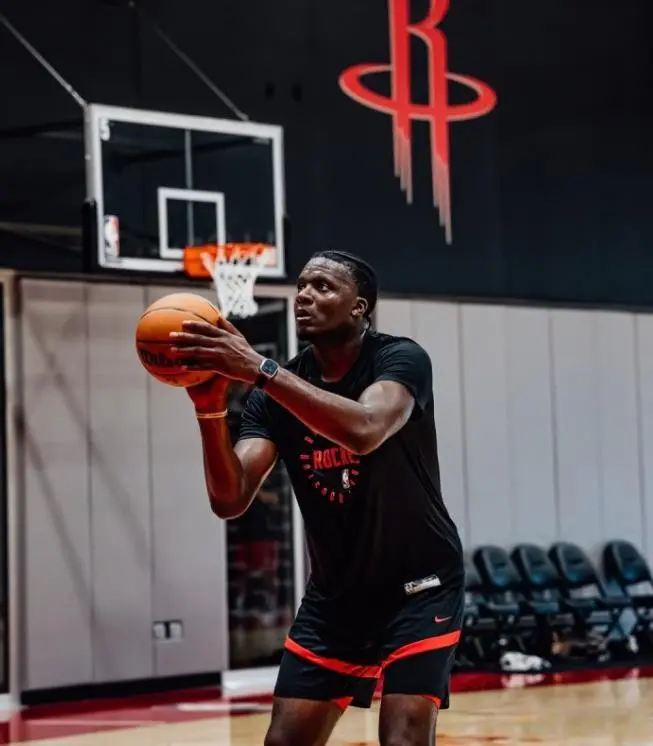 火箭新援场, entit