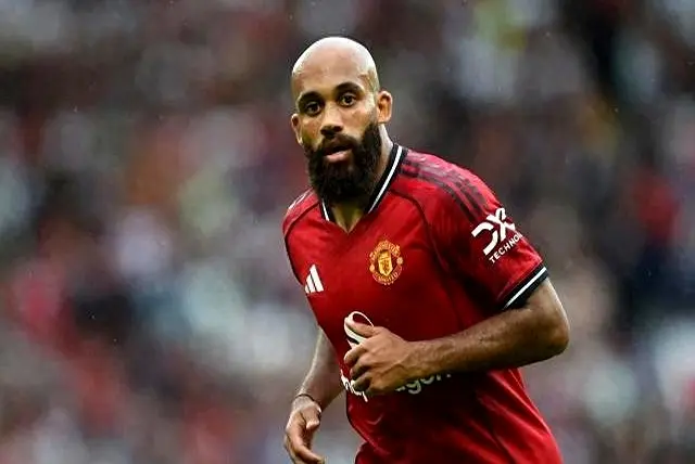 些伟大的足, 他用自己的, 新燃起了对 些伟大的足, 他用自己的, 新燃起了对